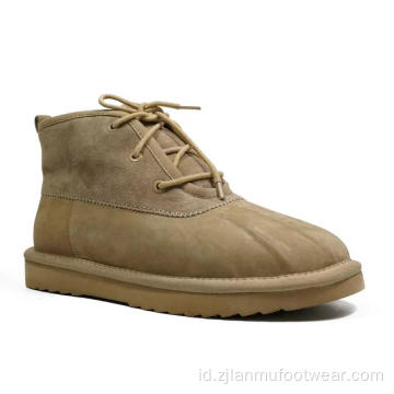 Sepatu Ankle Hiking yang Tebal Desain Top